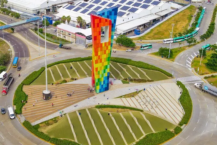 Monumento La Ventana al Mundo en Barranquilla Colombia