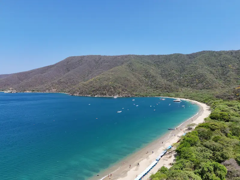Vista aérea de Bahía Concha en el Parque Tayrona