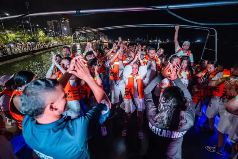 Personas bailando en Fiesta Blanca Inca Inca Santa Marta